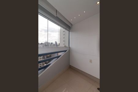 Apartamento à venda com 80m², 3 quartos e 2 vagas Apartamento à venda com 80m², 3 quartos e 2 vagasVaranda