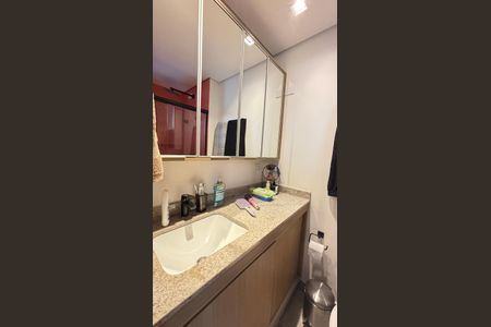 Apartamento à venda com 82m², 2 quartos e 2 vagas Apartamento à venda com 82m², 2 quartos e 2 vagasBanheiro da Suíte