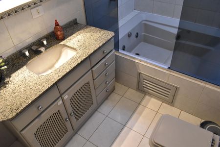 Apartamento para alugar com 200m², 3 quartos e 1 vagaBanheiro da Suíte