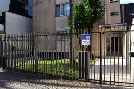 Apartamento para alugar com 200m², 3 quartos e 1 vagaPlaquinha