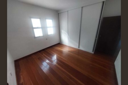 Casa para alugar com 500m², 4 quartos e 4 vagas