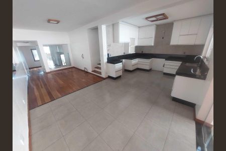 Casa para alugar com 500m², 4 quartos e 4 vagas