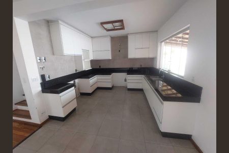 Casa para alugar com 500m², 4 quartos e 4 vagas