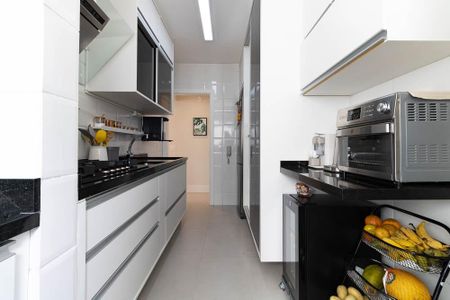 Apartamento à venda com 70m², 2 quartos e 2 vagasCozinha