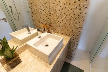 Apartamento à venda com 70m², 2 quartos e 2 vagasBanheiro Social