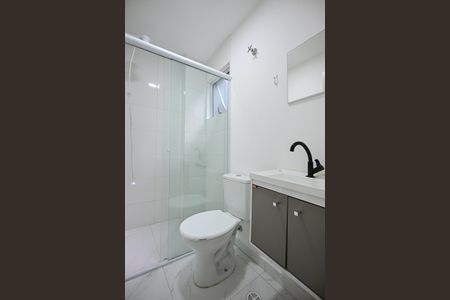 Banheiro de kitnet/studio para alugar com 1 quarto, 25m² em Ferreira, São Paulo