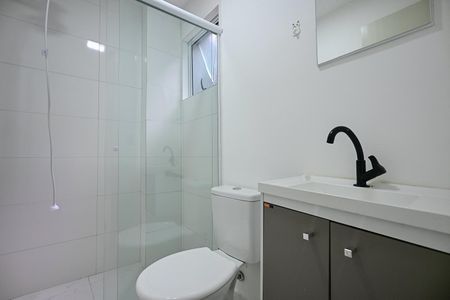 Banheiro de kitnet/studio para alugar com 1 quarto, 25m² em Ferreira, São Paulo