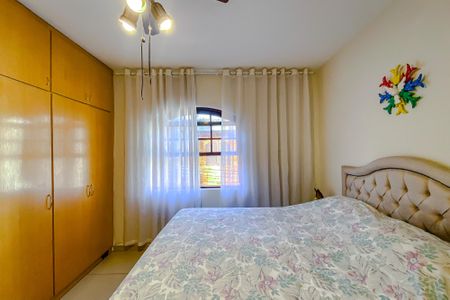 Casa à venda com 200m², 3 quartos e 1 vagaQuarto 1