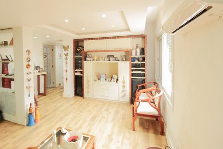 Sala de apartamento à venda com 3 quartos, 96m² em Petrópolis, Porto Alegre