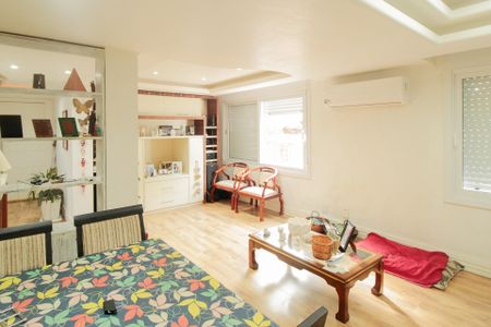 Sala de apartamento à venda com 3 quartos, 96m² em Petrópolis, Porto Alegre