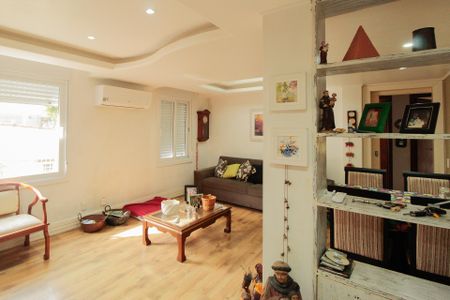 Sala de apartamento à venda com 3 quartos, 96m² em Petrópolis, Porto Alegre