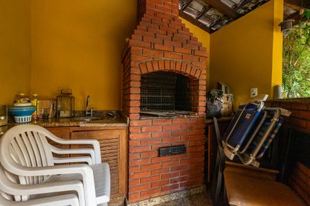 Casa à venda com 189m², 4 quartos e 3 vagas Casa à venda com 189m², 4 quartos e 3 vagasQuintal