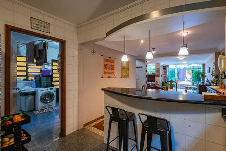 Casa à venda com 189m², 4 quartos e 3 vagas Casa à venda com 189m², 4 quartos e 3 vagasCozinha