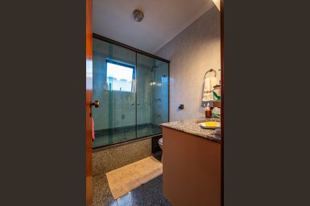 Casa à venda com 189m², 4 quartos e 3 vagas Casa à venda com 189m², 4 quartos e 3 vagasBanheiro Social