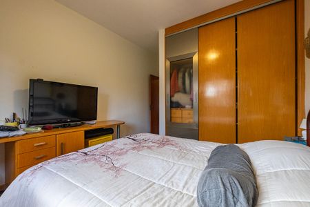 Casa à venda com 189m², 4 quartos e 3 vagas Casa à venda com 189m², 4 quartos e 3 vagasQuarto 3