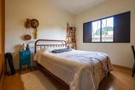 Casa à venda com 189m², 4 quartos e 3 vagas Casa à venda com 189m², 4 quartos e 3 vagasQuarto 3