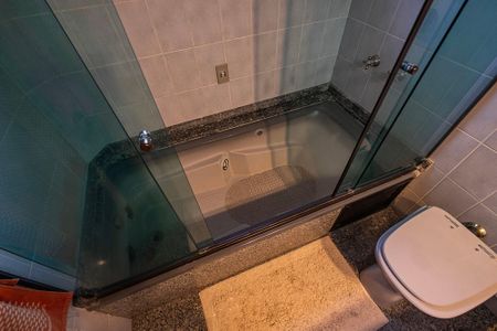 Casa à venda com 189m², 4 quartos e 3 vagas Casa à venda com 189m², 4 quartos e 3 vagasBanheiro Social