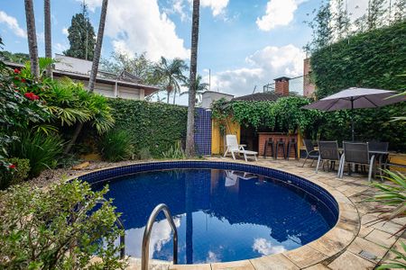 Casa à venda com 189m², 4 quartos e 3 vagas Casa à venda com 189m², 4 quartos e 3 vagasQuintal