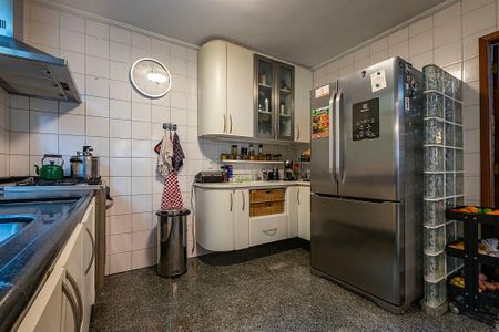 Casa à venda com 189m², 4 quartos e 3 vagas Casa à venda com 189m², 4 quartos e 3 vagasCozinha