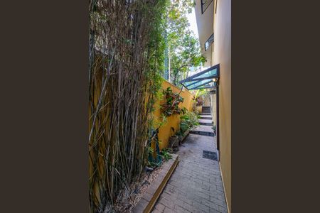 Casa à venda com 189m², 4 quartos e 3 vagas Casa à venda com 189m², 4 quartos e 3 vagasQuintal