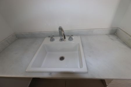 Apartamento à venda com 323m², 3 quartos e 5 vagasBanheiro da Suíte 2