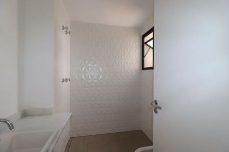 Apartamento à venda com 323m², 3 quartos e 5 vagasBanheiro da Suíte 2