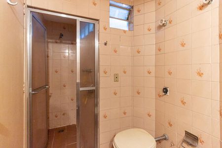 Apartamento para alugar com 100m², 2 quartos e sem vagaBanheiro da Suíte