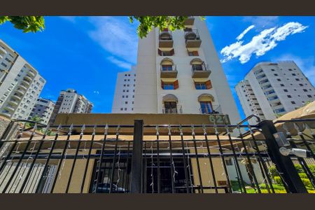 Apartamento para alugar com 125m², 2 quartos e 1 vaga Apartamento para alugar com 125m², 2 quartos e 1 vagaFachada e portaria
