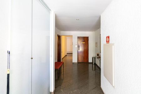 Apartamento para alugar com 125m², 2 quartos e 1 vaga Apartamento para alugar com 125m², 2 quartos e 1 vagaHall de entrada