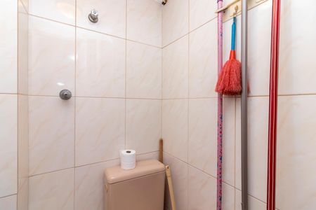 Apartamento à venda com 71m², 2 quartos e 2 vagasBanheiro de Serviço