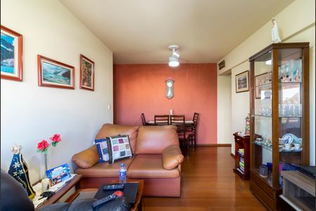 Apartamento à venda com 71m², 2 quartos e 2 vagasSala