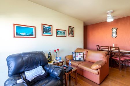 Apartamento à venda com 71m², 2 quartos e 2 vagasSala