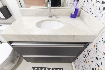 Apartamento à venda com 65m², 2 quartos e 1 vaga Apartamento à venda com 65m², 2 quartos e 1 vagaBanheiro