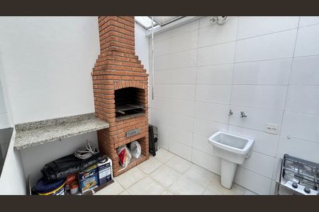 Casa à venda com 124m², 3 quartos e 2 vagas Casa à venda com 124m², 3 quartos e 2 vagasÁrea de Serviço