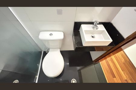 Casa à venda com 124m², 3 quartos e 2 vagas Casa à venda com 124m², 3 quartos e 2 vagasBanheiro