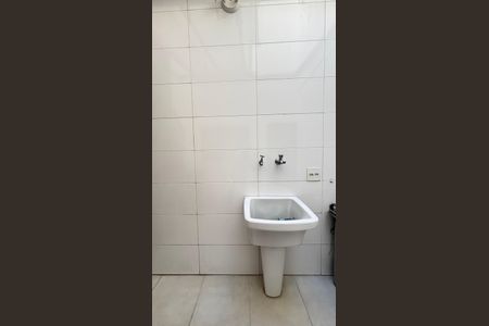 Casa à venda com 124m², 3 quartos e 2 vagas Casa à venda com 124m², 3 quartos e 2 vagasÁrea de Serviço