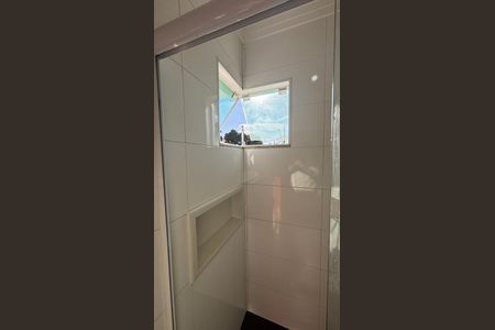 Casa à venda com 124m², 3 quartos e 2 vagas Casa à venda com 124m², 3 quartos e 2 vagasBanheiro da Suíte