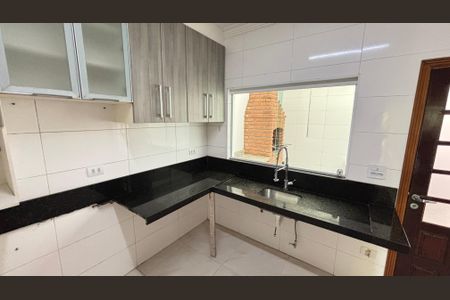 Casa à venda com 124m², 3 quartos e 2 vagas Casa à venda com 124m², 3 quartos e 2 vagasCozinha