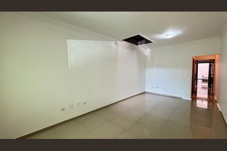 Casa à venda com 124m², 3 quartos e 2 vagas Casa à venda com 124m², 3 quartos e 2 vagasSala