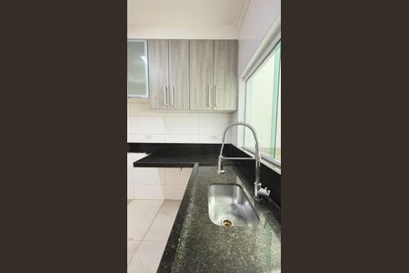 Casa à venda com 124m², 3 quartos e 2 vagas Casa à venda com 124m², 3 quartos e 2 vagasCozinha