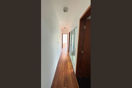 Casa à venda com 124m², 3 quartos e 2 vagas Casa à venda com 124m², 3 quartos e 2 vagasCorredor