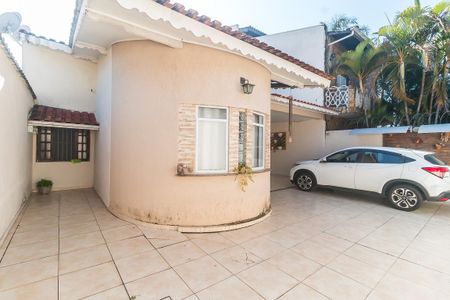 Casa para alugar com 200m², 4 quartos e 5 vagasGaragem