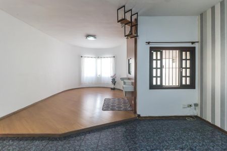 Casa para alugar com 200m², 4 quartos e 5 vagasSala