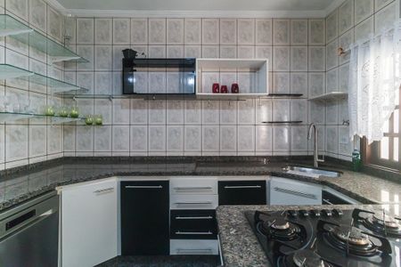 Casa para alugar com 200m², 4 quartos e 5 vagasCozinha