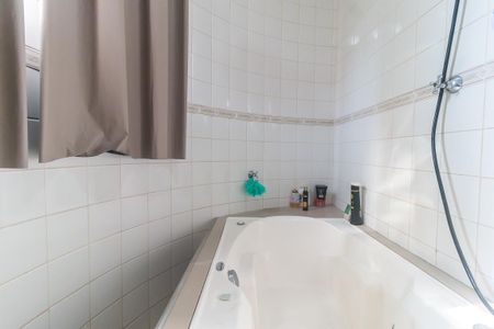 Casa para alugar com 200m², 4 quartos e 5 vagasBanheiro da Suíte