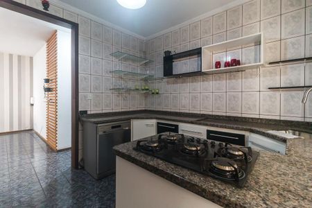 Casa para alugar com 200m², 4 quartos e 5 vagasCozinha