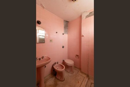 Apartamento para alugar com 140m², 3 quartos e 1 vaga Apartamento para alugar com 140m², 3 quartos e 1 vagaBanheiro da Suíte