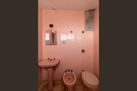 Apartamento para alugar com 140m², 3 quartos e 1 vaga Apartamento para alugar com 140m², 3 quartos e 1 vagaBanheiro da Suíte