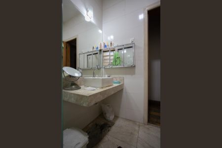 Casa à venda com 250m², 4 quartos e 3 vagasBanheiro Social