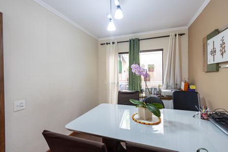 Casa à venda com 86m², 3 quartos e 2 vagasSala